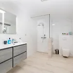Adri Villa